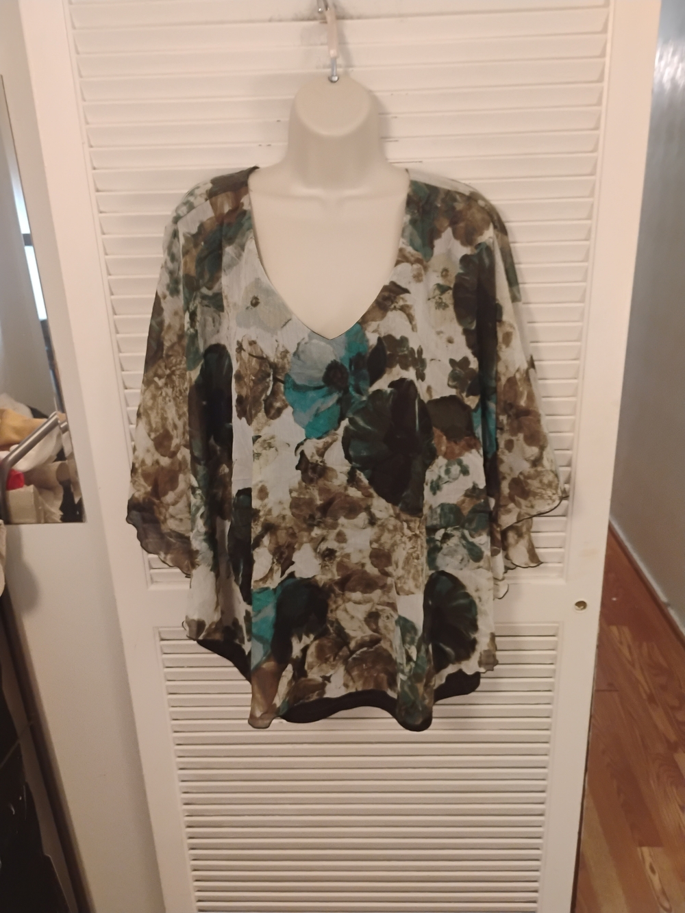 Zac & Rachel Floral V-Neck Tunic in Teal, Brown, Black
